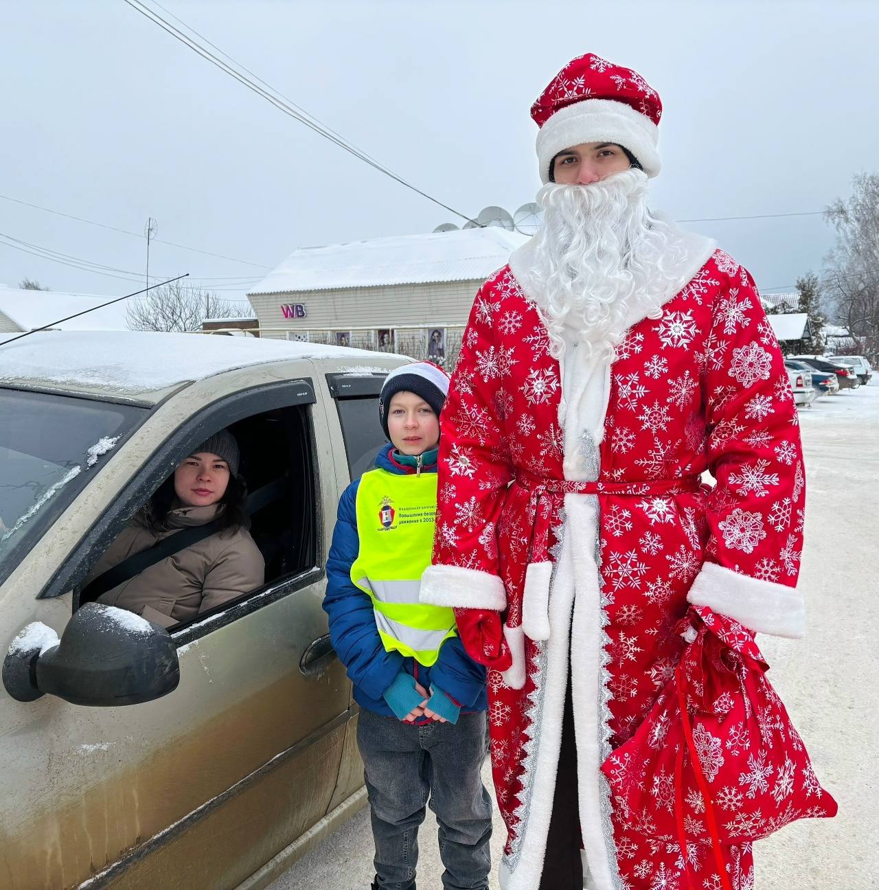 На территории обслуживания ММО МВД России «Ковылкинский» Полицейский Дед Мороз поздравил участников дорожного движения с Новым годом На территории обслуживания ММО МВД России «Ковылкинский» Полицейский Дед Мороз поздравил участников дорожного движения с Новым годом