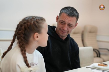 Глава Республики Мордовия Артём Здунов и глава Ковылкинского района Игорь Бутяйкин встретились с семьёй Василенко из Ковылкино, пережившей тяжёлую трагедию