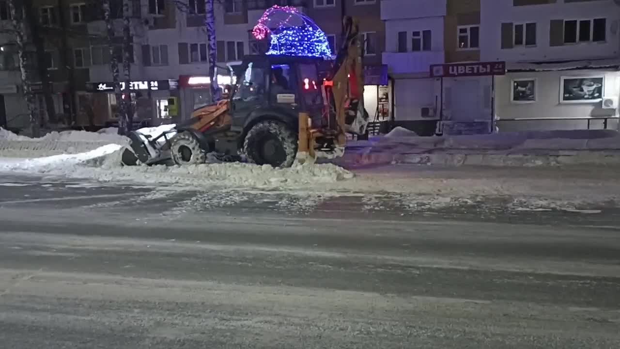 А так в Саранске очищали заездные карманы на Пр.50 лет Октября. Молодцы!!!