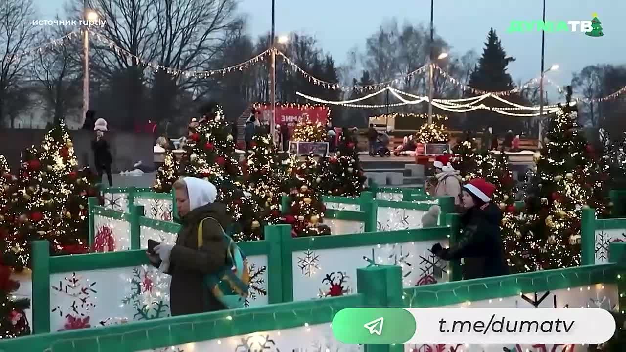 Новогодние праздники и Рождество — это время, когда люди испытывают радость и следуют традициям