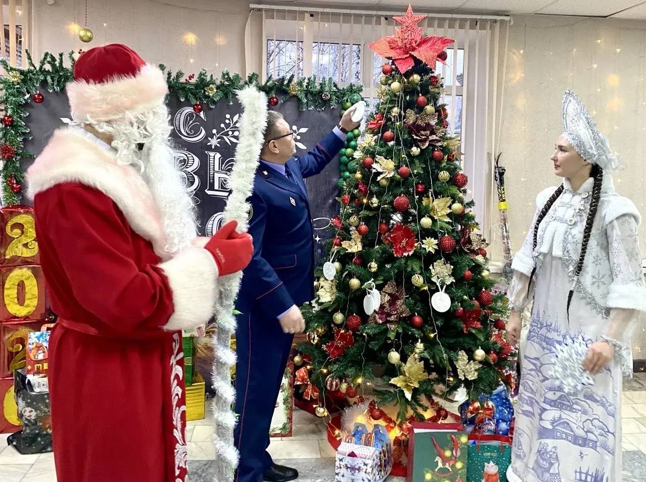 Руководитель следственного отдела исполнил желание маленького жителя республики