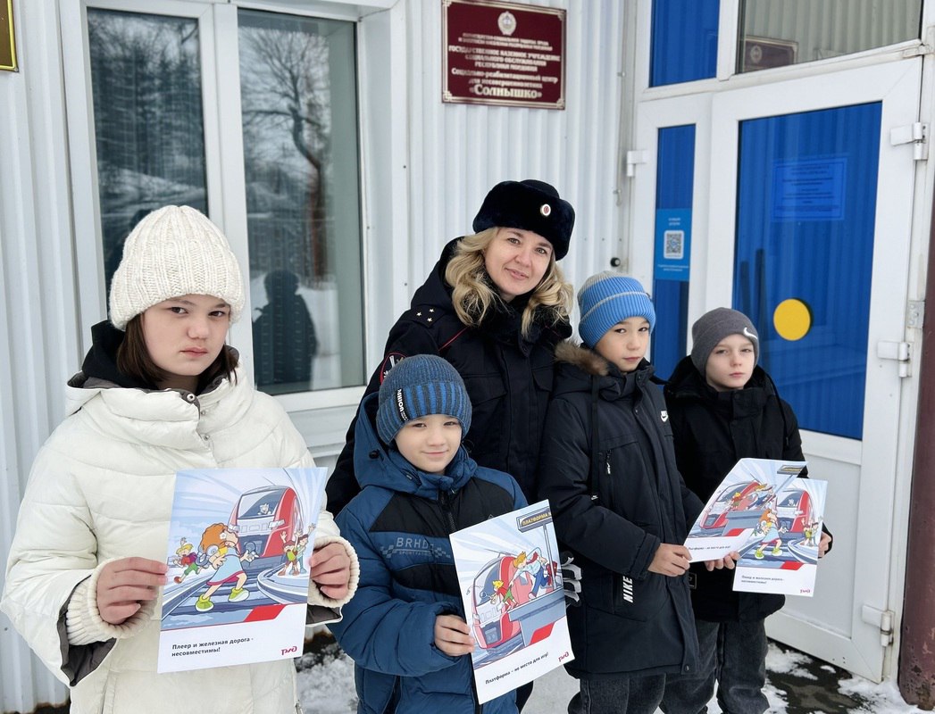 Транспортные полицейские Мордовии поздравили детей с Новым годом и Рождеством Транспортные полицейские Мордовии поздравили детей с Новым годом и Рождеством