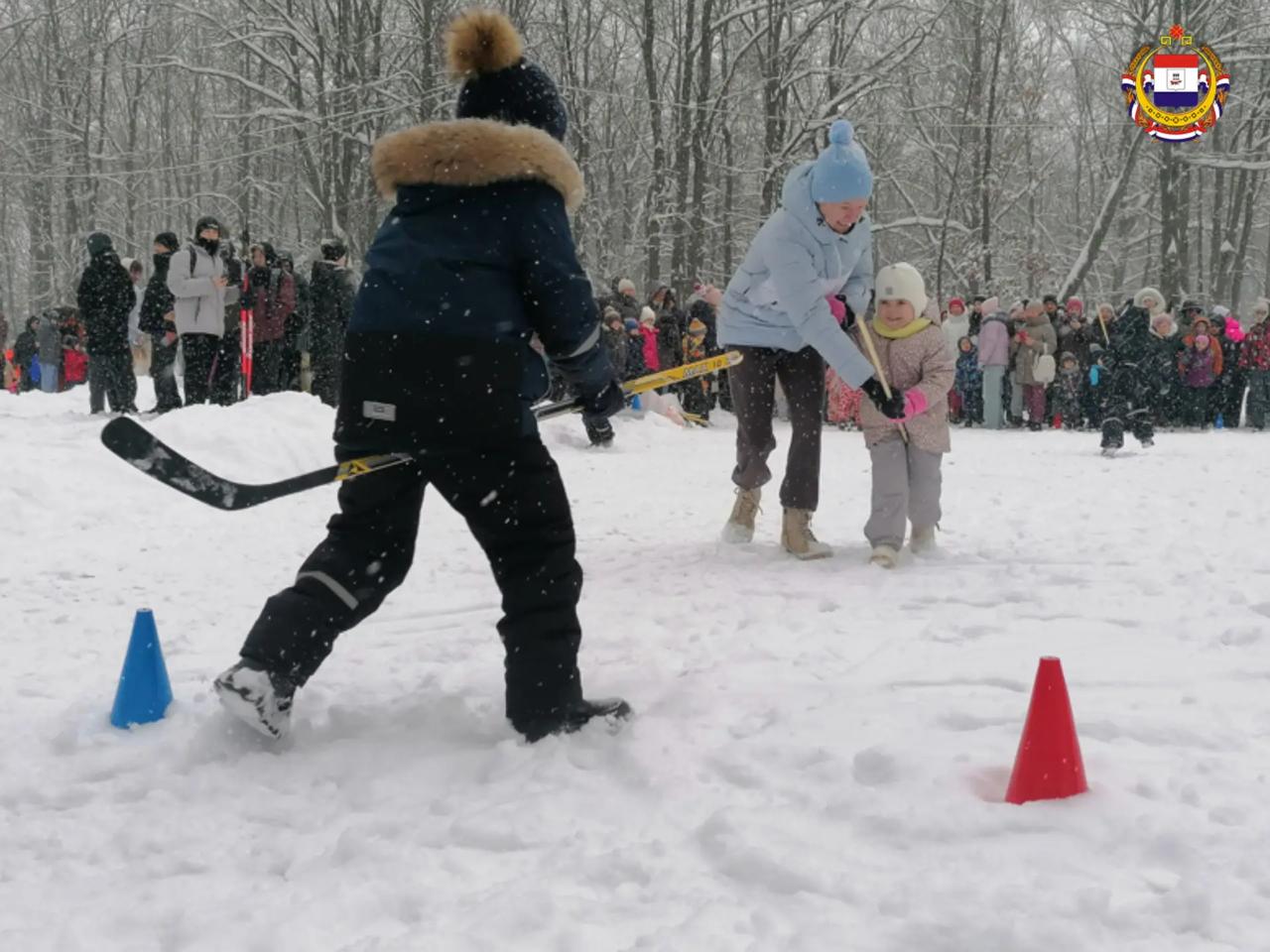 Спортивная зима. Несмотря на снегопад и большие сугробы, День здоровья в Саранске прошёл активно и с хорошим настроением Спортивная зима. Несмотря на снегопад и большие сугробы, День здоровья в Саранске прошёл активно и с хорошим настроением