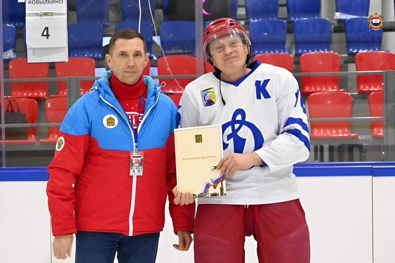Рождественская победа!. В Пензе прошёл хоккейный турнир, посвящённый одному из главных православных праздников – Рождеству Рождественская победа!. В Пензе прошёл хоккейный турнир, посвящённый одному из главных православных праздников – Рождеству