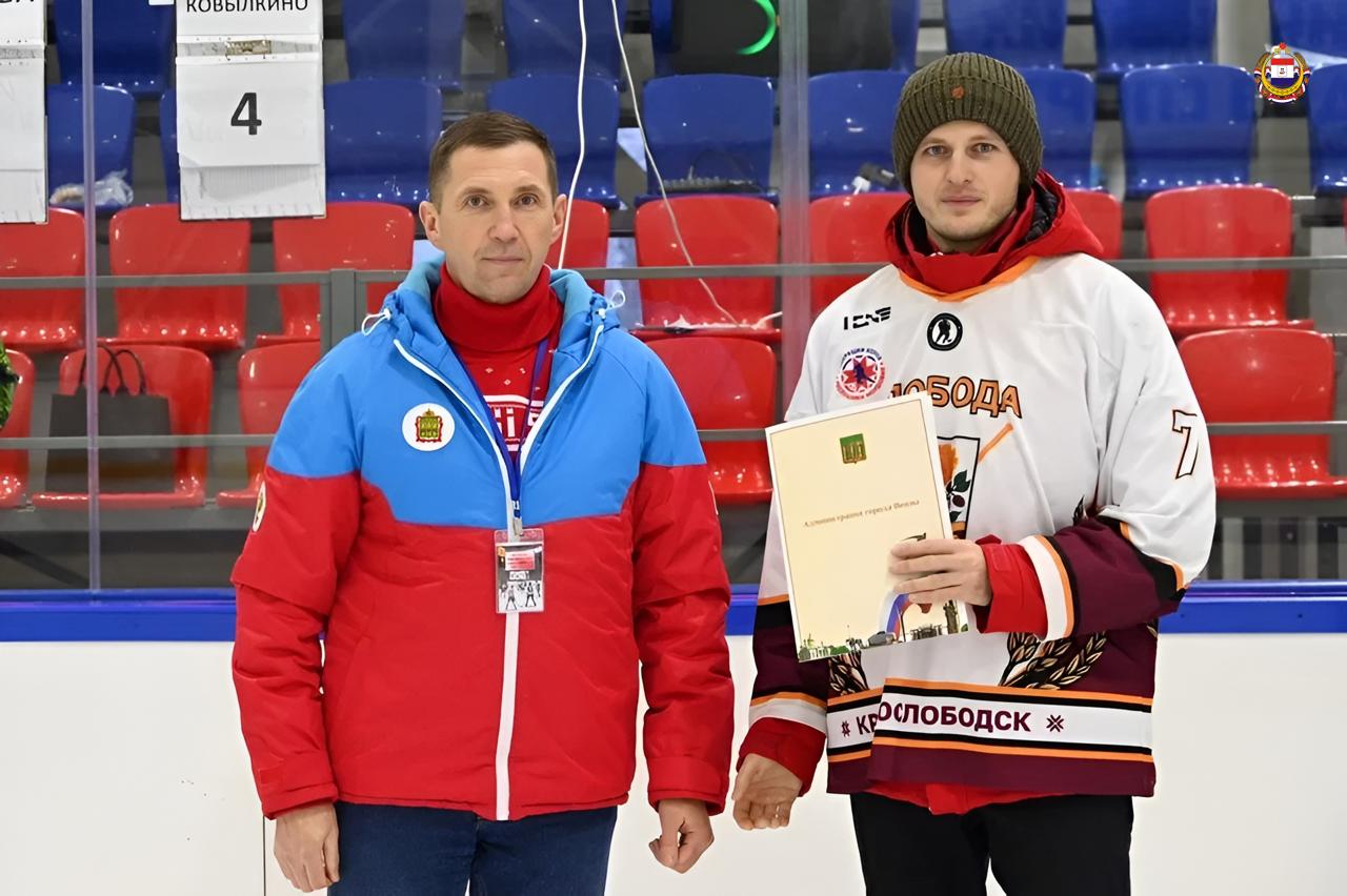 Рождественская победа!. В Пензе прошёл хоккейный турнир, посвящённый одному из главных православных праздников – Рождеству Рождественская победа!. В Пензе прошёл хоккейный турнир, посвящённый одному из главных православных праздников – Рождеству