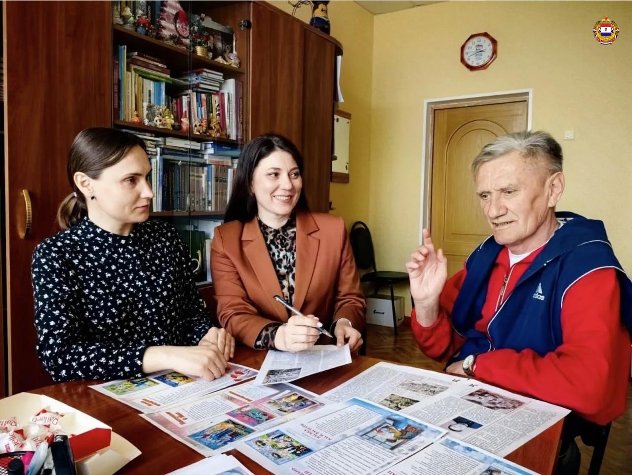 С Днём российской печати!. 13 января – профессиональный праздник всех, кто работает со словом и смыслом С Днём российской печати!. 13 января – профессиональный праздник всех, кто работает со словом и смыслом