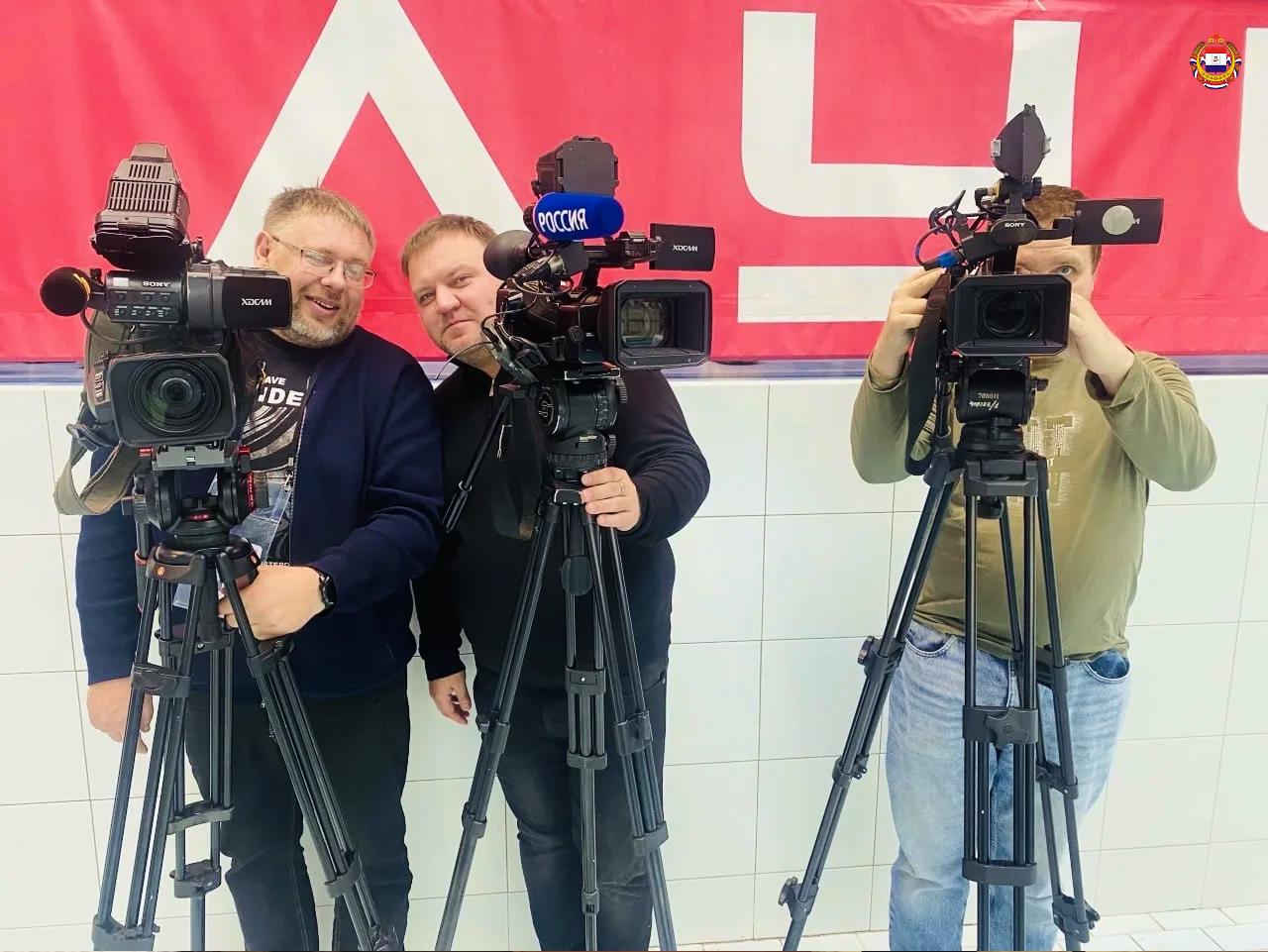 С Днём российской печати!. 13 января – профессиональный праздник всех, кто работает со словом и смыслом С Днём российской печати!. 13 января – профессиональный праздник всех, кто работает со словом и смыслом