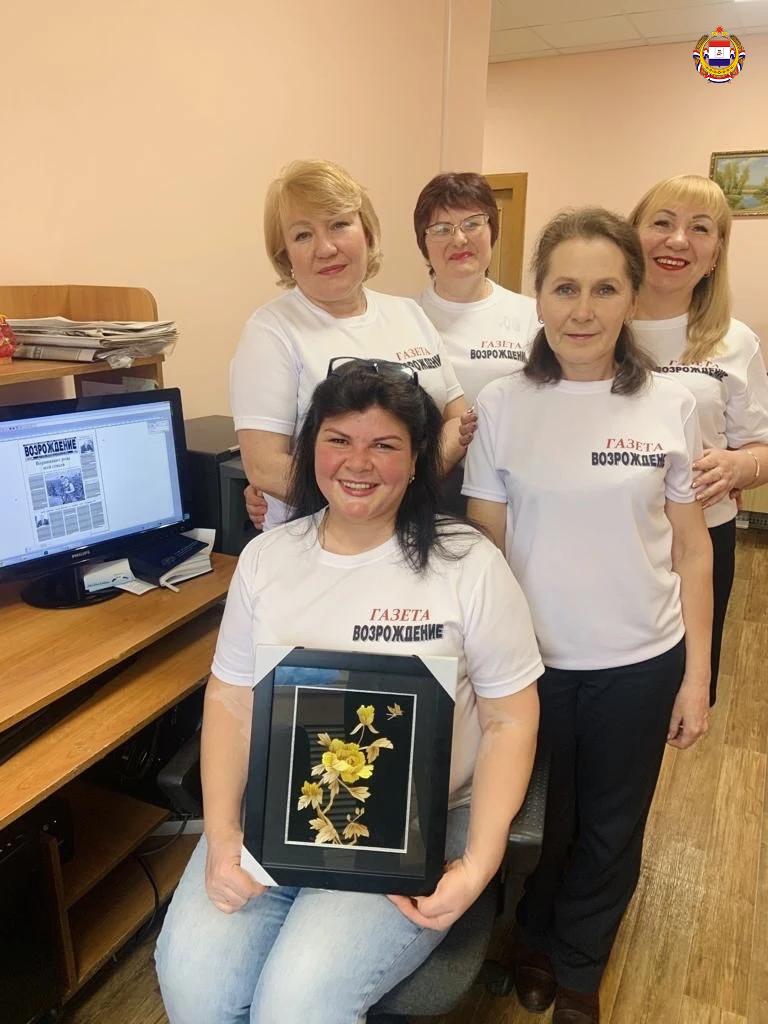 С Днём российской печати!. 13 января – профессиональный праздник всех, кто работает со словом и смыслом С Днём российской печати!. 13 января – профессиональный праздник всех, кто работает со словом и смыслом