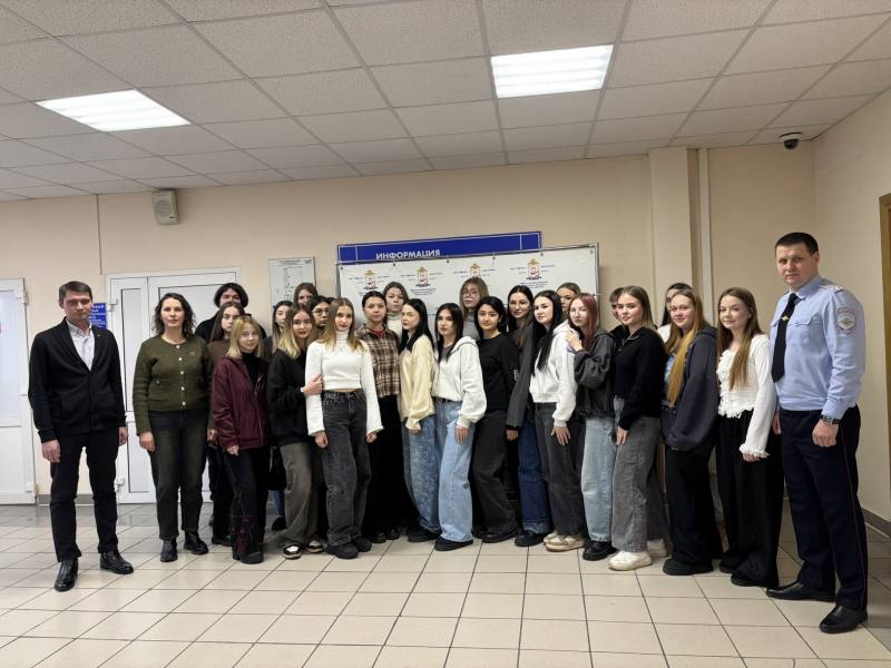В рамках всероссийской акции «Студенческий десант-2026» студенты колледжа СКИ РУК побывали с познавательной экскурсией в управлении по контролю за оборотом наркотиков МВД по Республике Мордовия В рамках всероссийской акции «Студенческий десант-2026» студенты колледжа СКИ РУК побывали с познавательной экскурсией в управлении по контролю за оборотом наркотиков МВД по Республике Мордовия