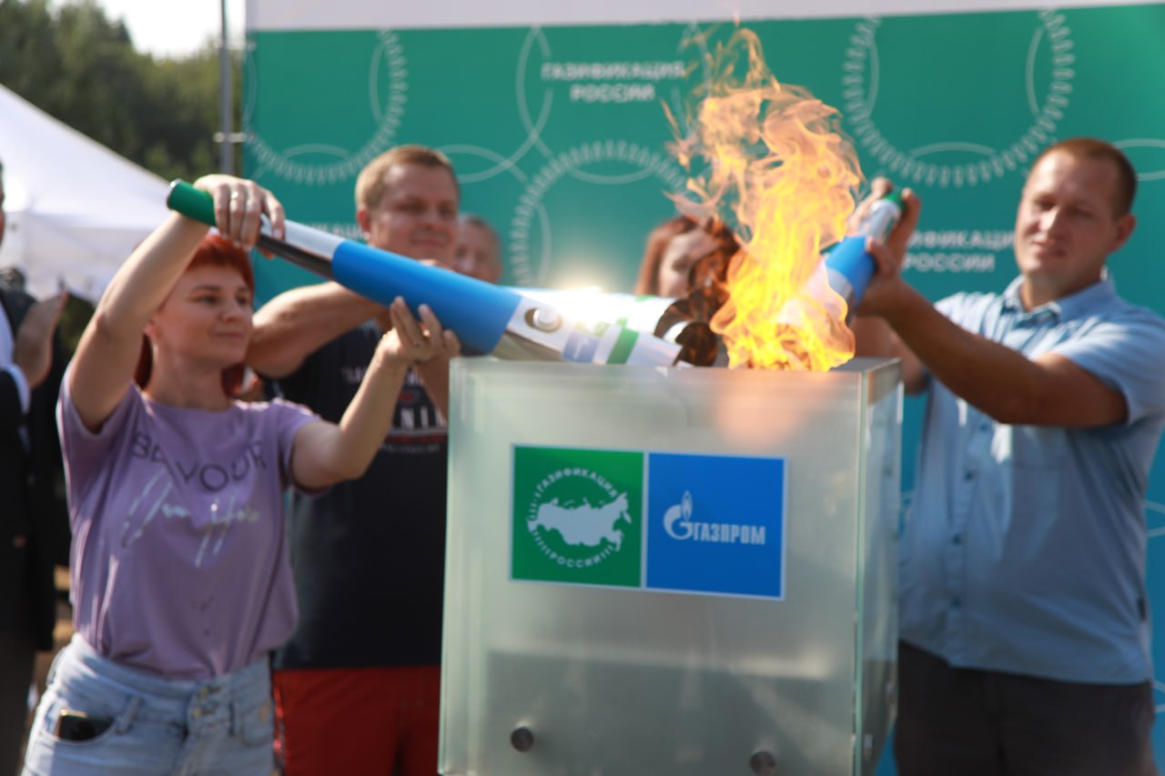 Более 1,1 миллиона домовладений догазифицированы, сообщает секретарь Генерального совета партии «Единая Россия» Владимир Якушев Более 1,1 миллиона домовладений догазифицированы, сообщает секретарь Генерального совета партии «Единая Россия» Владимир Якушев