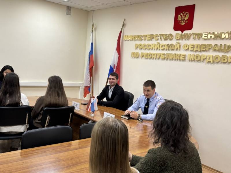 В рамках всероссийской акции «Студенческий десант-2026» студенты колледжа СКИ РУК побывали с познавательной экскурсией в управлении по контролю за оборотом наркотиков МВД по Республике Мордовия