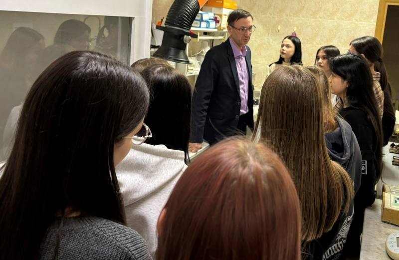 В рамках всероссийской акции «Студенческий десант-2026» студенты колледжа СКИ РУК побывали с познавательной экскурсией в управлении по контролю за оборотом наркотиков МВД по Республике Мордовия В рамках всероссийской акции «Студенческий десант-2026» студенты колледжа СКИ РУК побывали с познавательной экскурсией в управлении по контролю за оборотом наркотиков МВД по Республике Мордовия