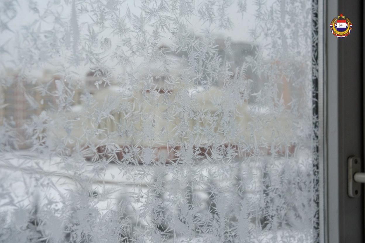 Сильные морозы в Мордовии. В этом году к нам пришла самая настоящая зима! Но не одна, а со всеми своими трудностями, поэтому в сильные морозы важно помнить простые правила: Если есть возможность – оставайтесь дома