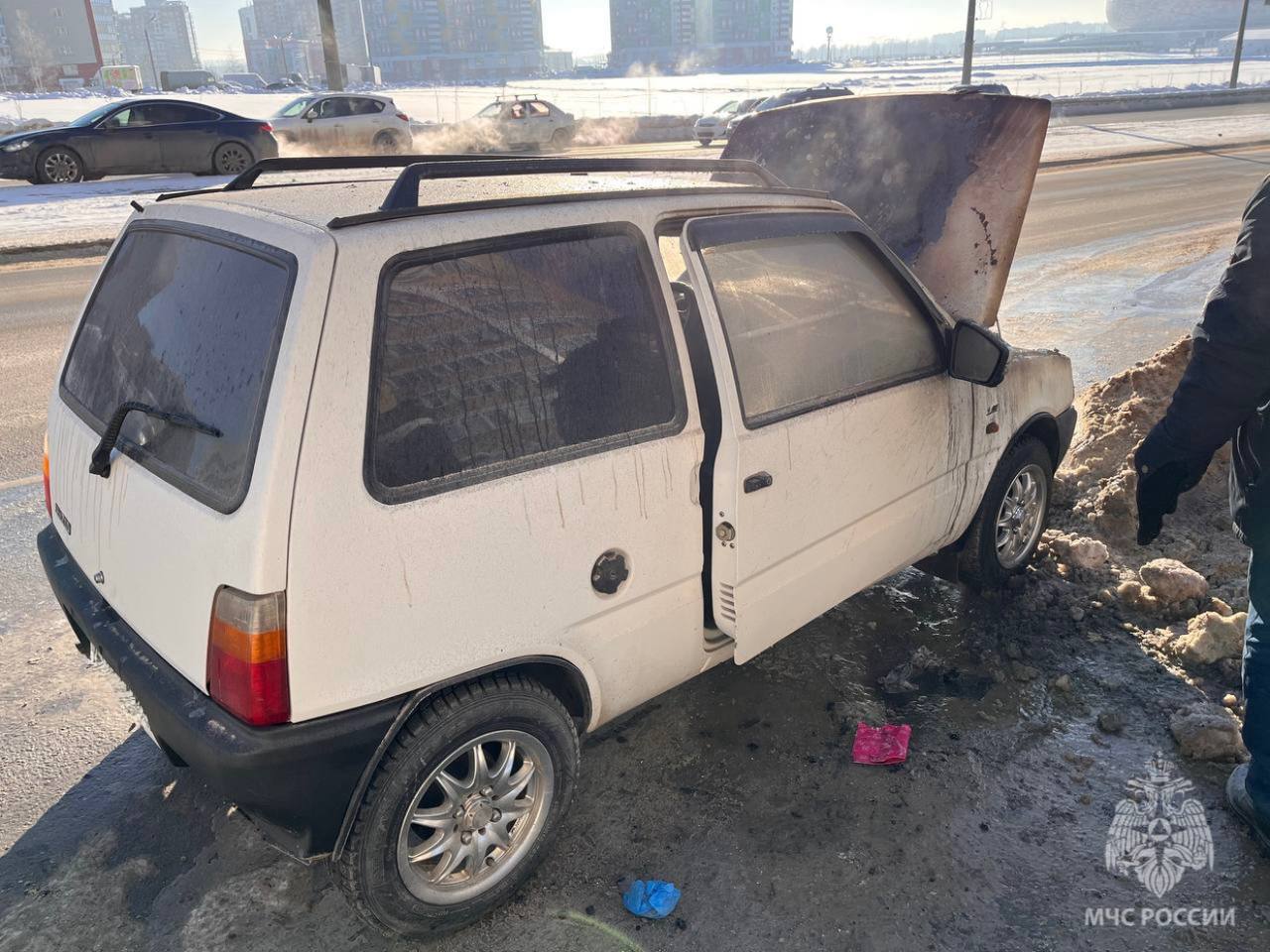 В Саранске во время движения загорелся автомобиль 2007 года выпуска В Саранске во время движения загорелся автомобиль 2007 года выпуска