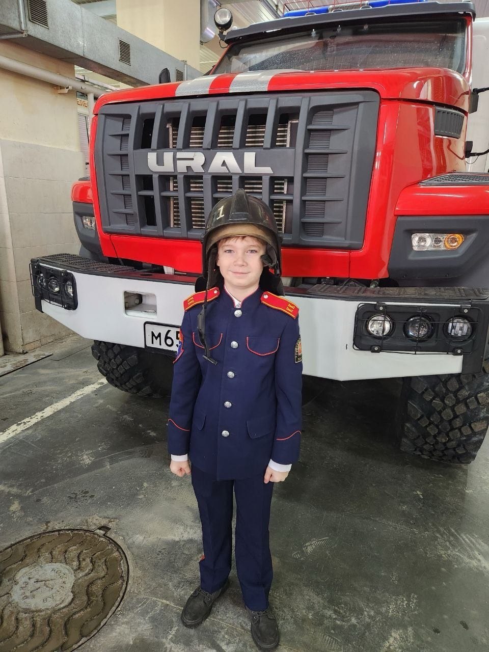 Школьники узнали секреты профессии огнеборцев и повторили важные правила пожарной безопасности Школьники узнали секреты профессии огнеборцев и повторили важные правила пожарной безопасности