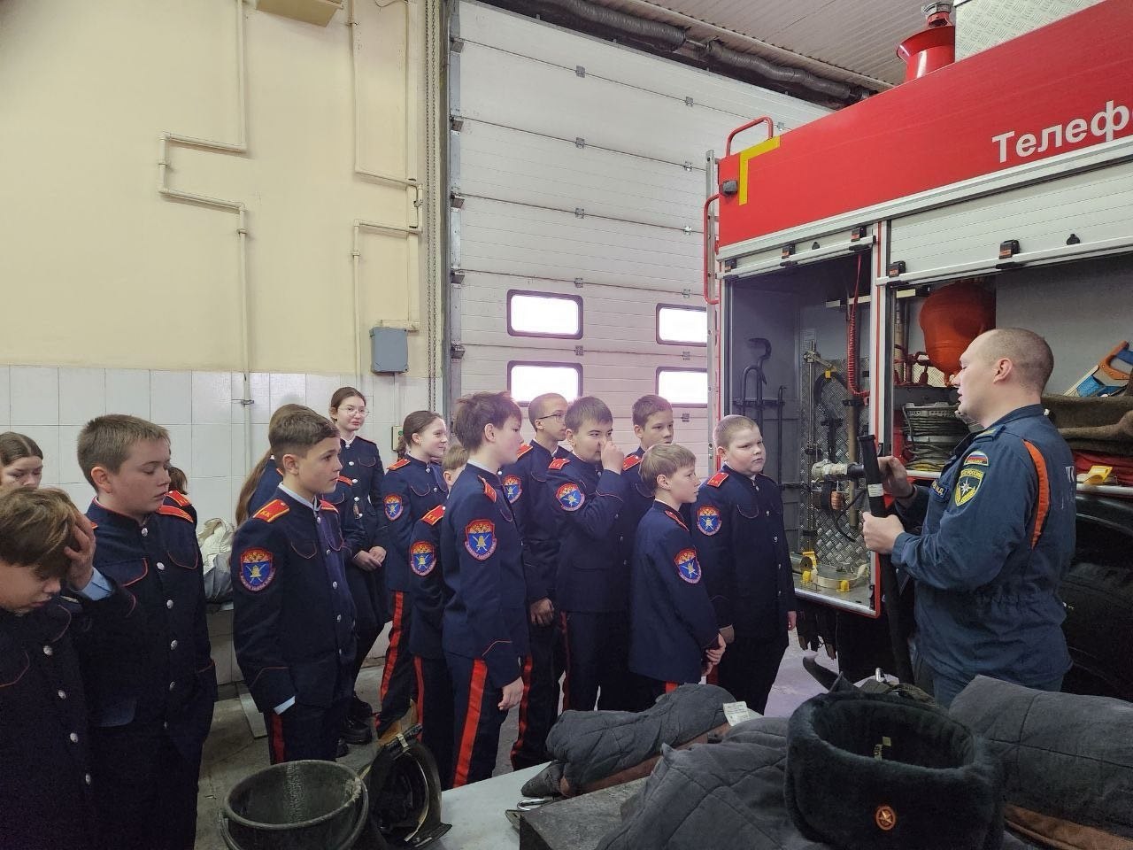 Школьники узнали секреты профессии огнеборцев и повторили важные правила пожарной безопасности