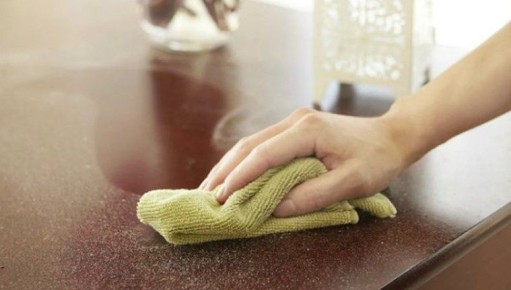 Летний песок и пыль: как вернуть квартире чистоту за пару часов