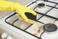 Обновляем кухню без химии: секреты чистки плиты, которые стоит знать