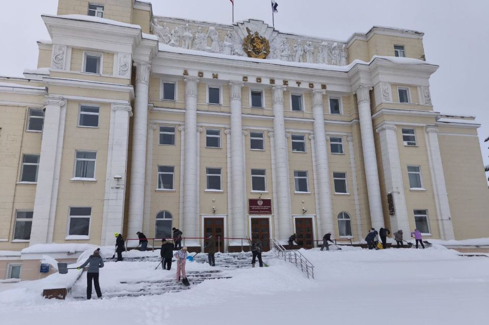 Помогаем республике справиться с обильным снегопадом