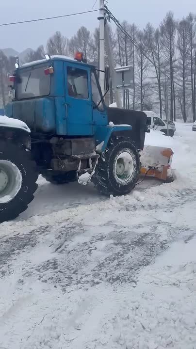 Борьба со снежной стихией продолжается