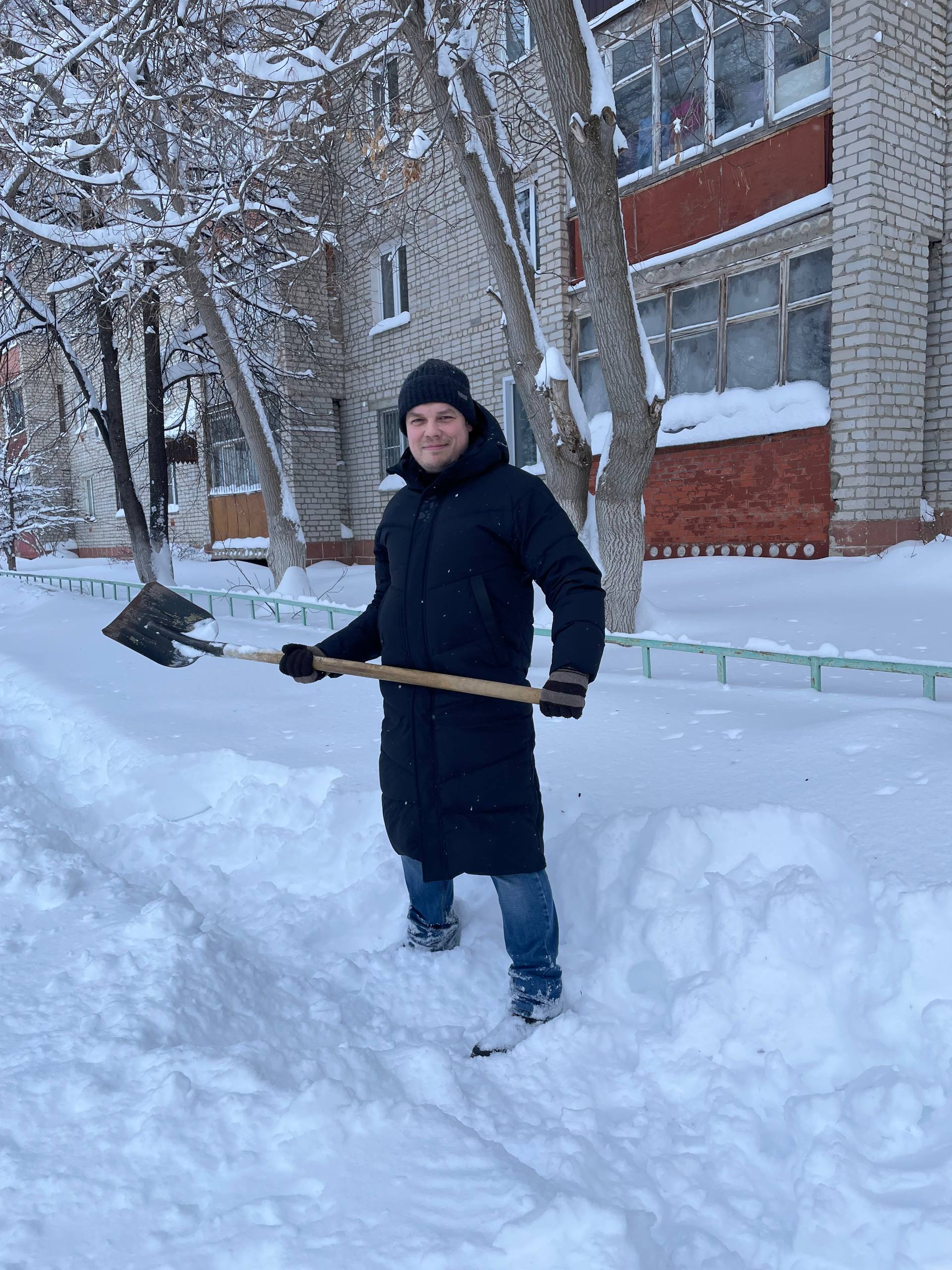 Сотрудники Республиканского фонда развития жилищного строительства и жилищной поддержки семей с детьми не остались в стороне и вышли на субботник по уборке снега вместе с Минстроем Республики Мордовия! #СнежныйДесант... Сотрудники Республиканского фонда развития жилищного строительства и жилищной поддержки семей с детьми не остались в стороне и вышли на субботник по уборке снега вместе с Минстроем Республики Мордовия! #СнежныйДесант...
