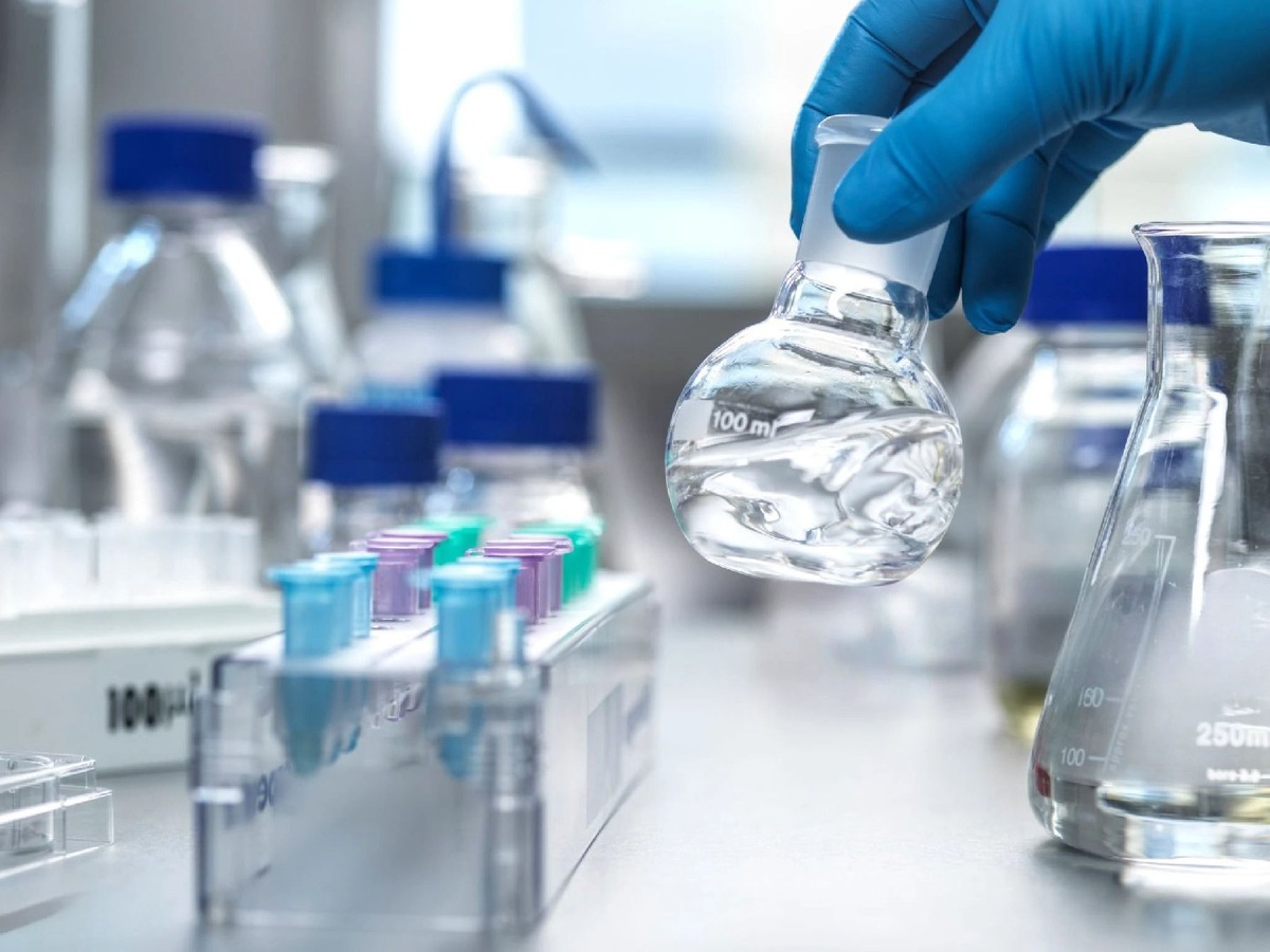 Новые правила для российских ученых: командировки в недружественные страны под запретом