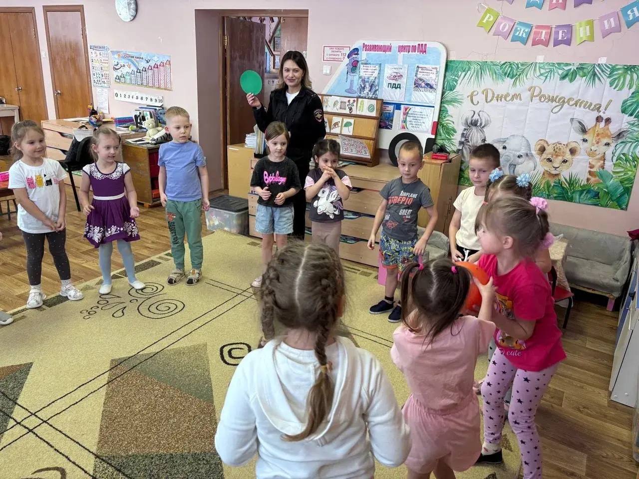 Сотрудники Госавтоинспекции ММО МВД России «Чамзинский» присоединились к акции «Полиция и дети» Сотрудники Госавтоинспекции ММО МВД России «Чамзинский» присоединились к акции «Полиция и дети»