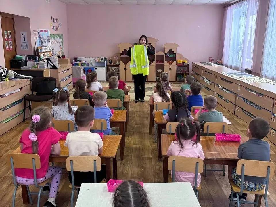 Сотрудники Госавтоинспекции ММО МВД России «Чамзинский» присоединились к акции «Полиция и дети» Сотрудники Госавтоинспекции ММО МВД России «Чамзинский» присоединились к акции «Полиция и дети»