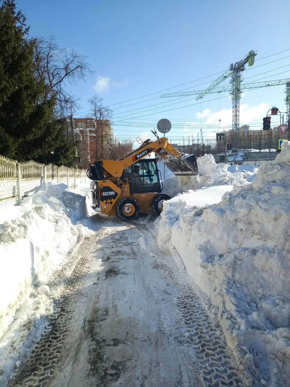 В Саранске работы по уборке снега организованы во всех районах города В Саранске работы по уборке снега организованы во всех районах города