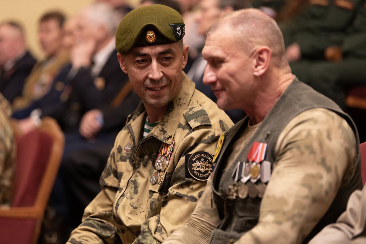 В Саранске в Государственном русском драматическом театре состоялось торжественное собрание, посвященное Дню защитника Отечества В Саранске в Государственном русском драматическом театре состоялось торжественное собрание, посвященное Дню защитника Отечества