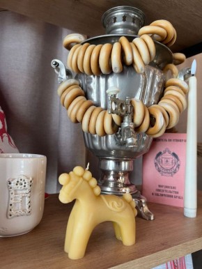 Просыпаемся, друзья! Ставим самовар, варим кофе, завариваем чай и наслаждаемся субботой