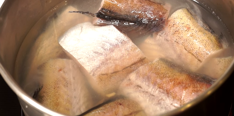 Секретный салат с минтая, который раскроет всю истинную рыбацкую магию