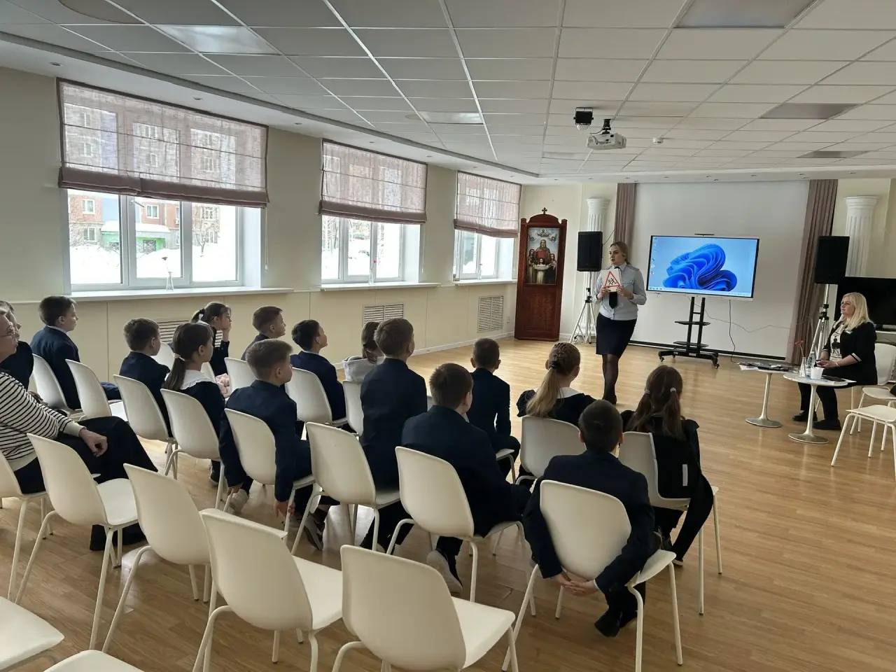 В канун Дня защитника Отечества в отделении «Семейный многофункциональный центр» ГКУСО РМ «Республиканский социальный приют для детей и подростков “Надежда”состоялась встреча учащихся 7-х классов с сотрудниками... В канун Дня защитника Отечества в отделении «Семейный многофункциональный центр» ГКУСО РМ «Республиканский социальный приют для детей и подростков “Надежда”состоялась встреча учащихся 7-х классов с сотрудниками...