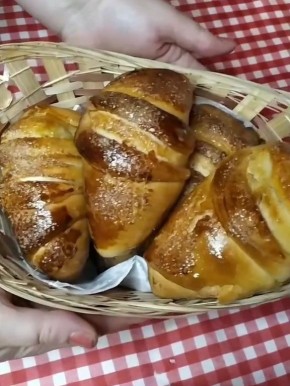 Пуховые булочки-кулечки: как воспоминания о бабушке вдохновили новый рецепт