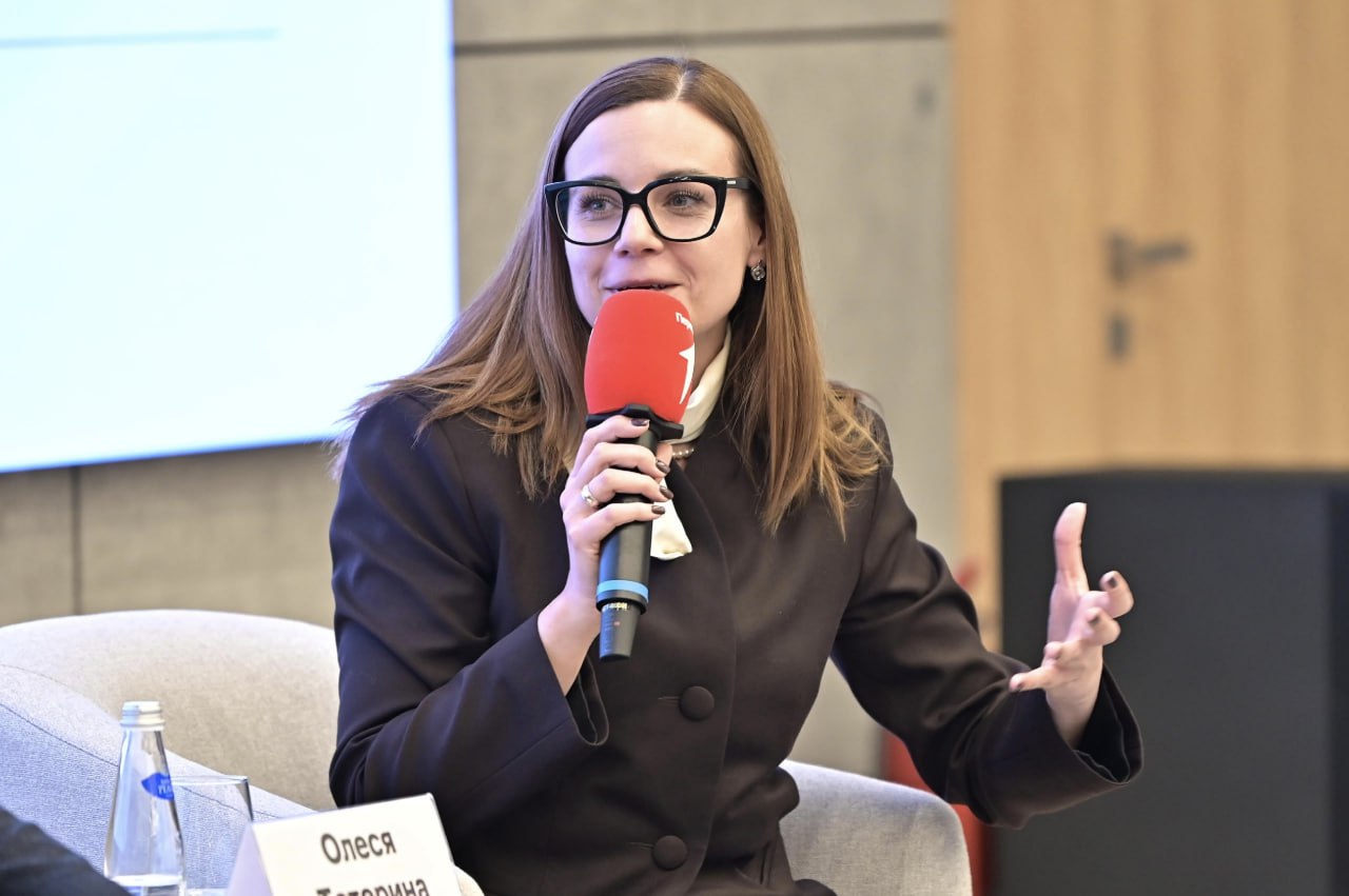 Генеральный директор АНО «Больше, чем путешествие» Олеся Тетерина в День Мордовии в Национальном Центре «Россия» ответила на вопрос: «Где в 2026 году пройдет Всероссийский семейный туристский фестиваль «Больше, чем...