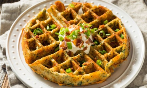 Сырные вафли с ветчиной: вкусный момент для всей семьи