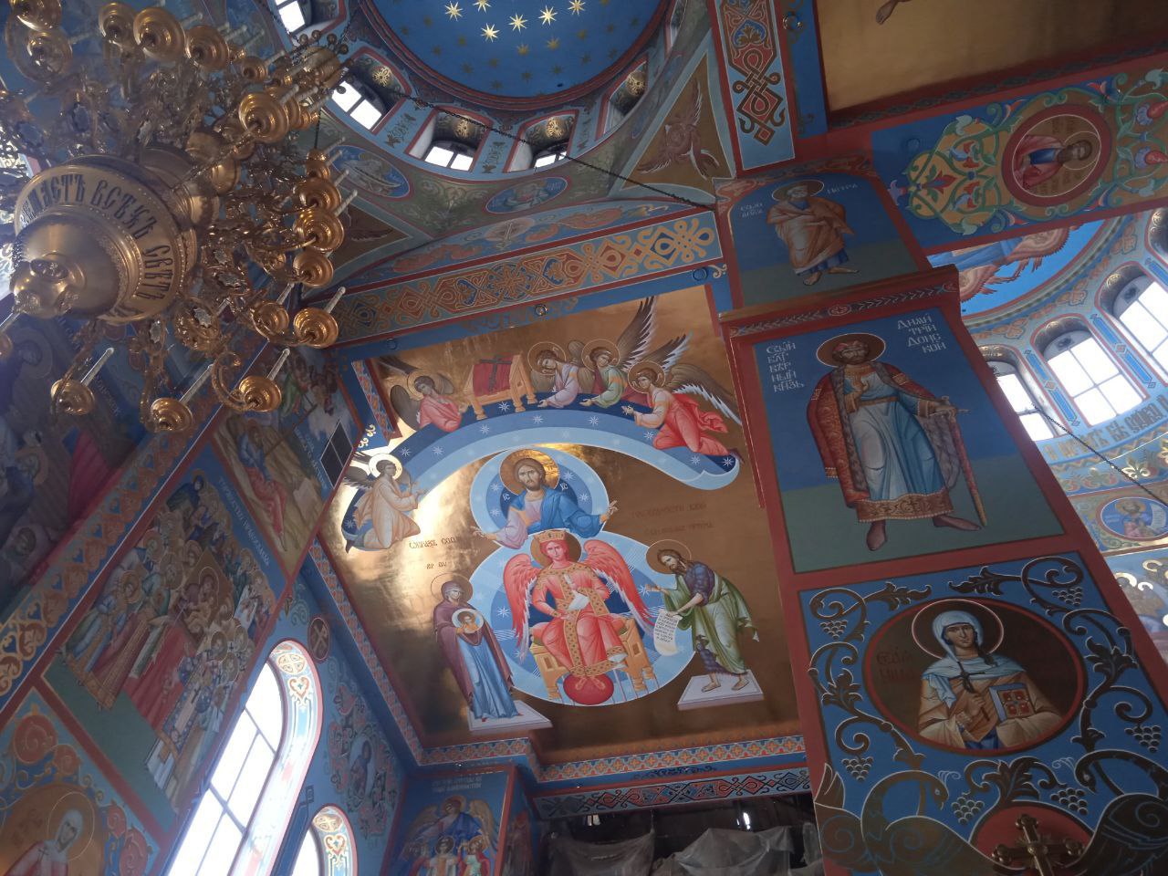 В храме Казанской иконы Божией Матери Саранской епархии убрали строительные леса перед иконостасом В храме Казанской иконы Божией Матери Саранской епархии убрали строительные леса перед иконостасом