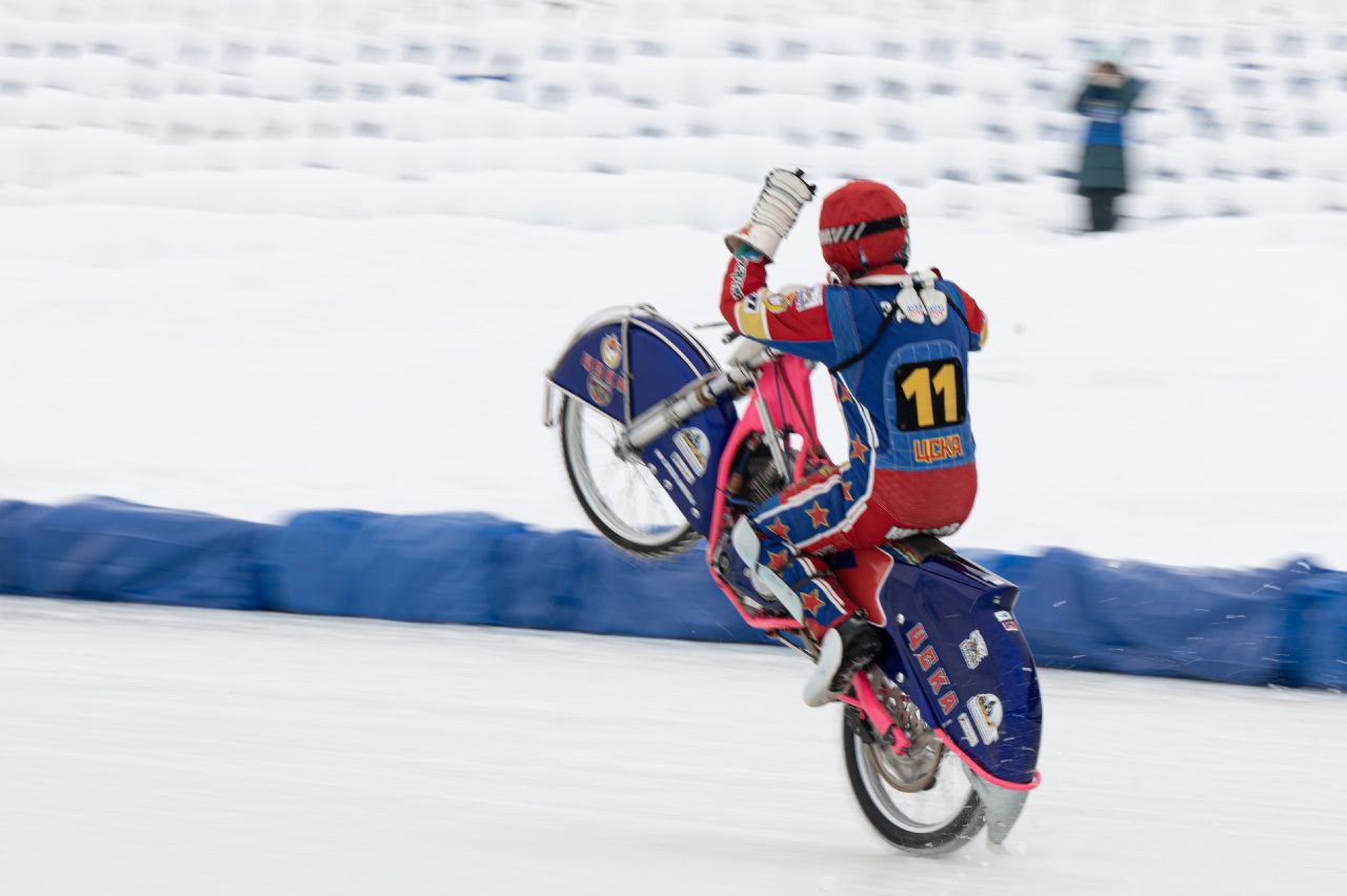 Последний день зимы в Саранске выдался понастоящему жарким — на стадионе «Старт» прошёл третий этап командного Чемпионата России по мотогонкам на льду Последний день зимы в Саранске выдался понастоящему жарким — на стадионе «Старт» прошёл третий этап командного Чемпионата России по мотогонкам на льду