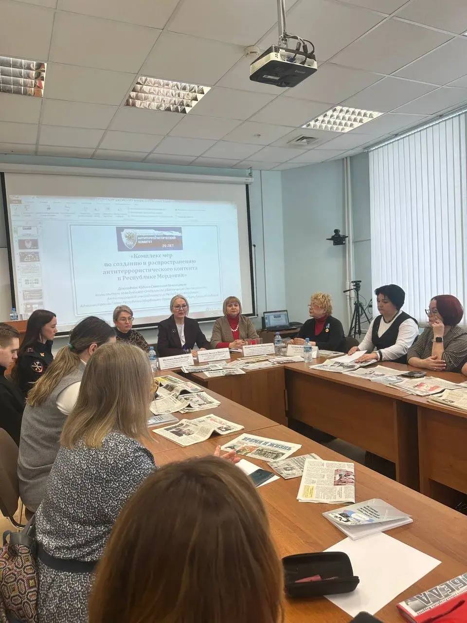 В Мордовии сотрудники МВД и представители журналистского сообщества обсудили роль СМИ в условиях цифровой трансформации: ключевой темой конференции стала безопасность граждан В Мордовии сотрудники МВД и представители журналистского сообщества обсудили роль СМИ в условиях цифровой трансформации: ключевой темой конференции стала безопасность граждан