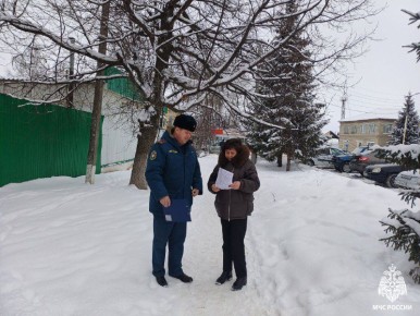 Сотрудники Главного управления МЧС России по Республике Мордовия заботятся о безопасности жителей региона, проводя профилактические обходы