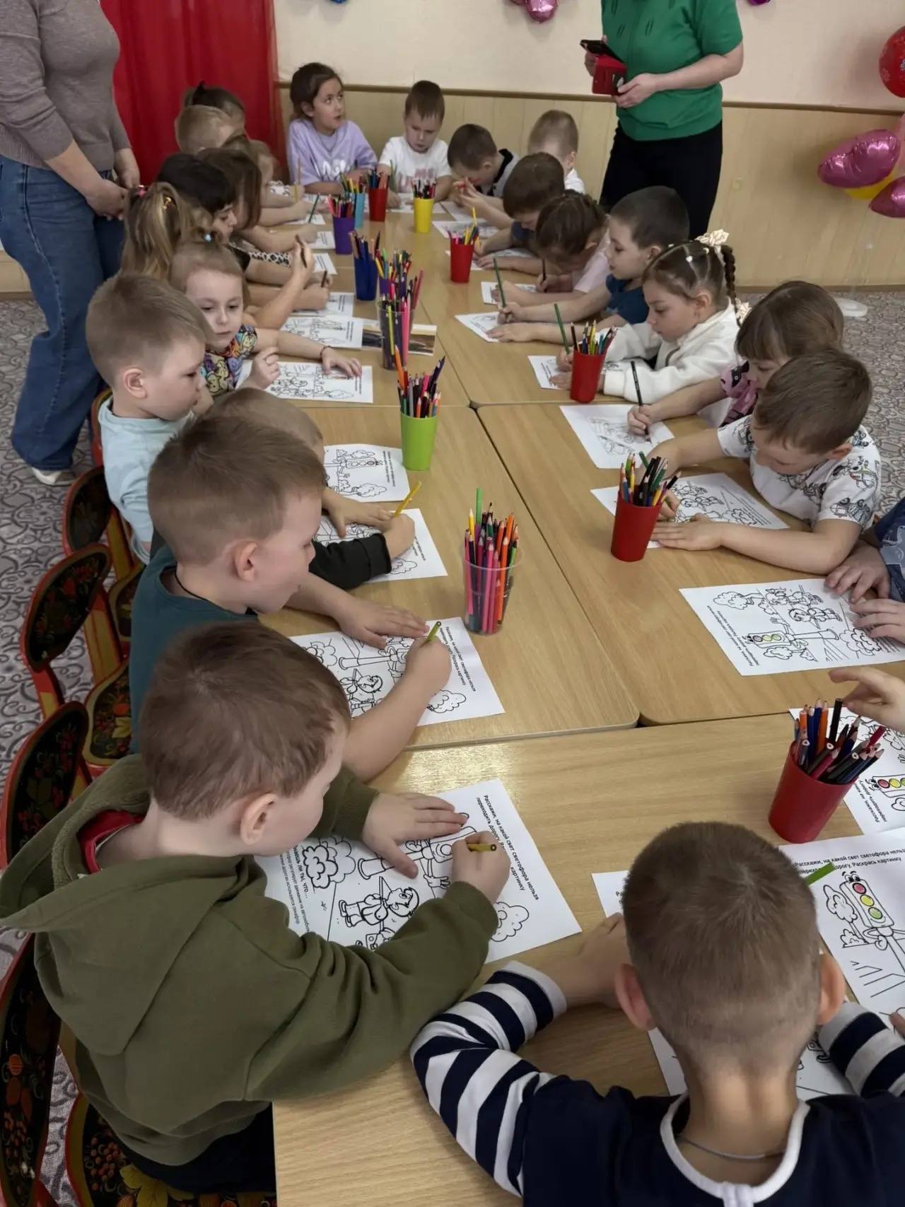 В рамках рейдового мероприятия «Внимание, дети» инспектор по пропаганде безопасности дорожного движения отделения Госавтоинспекции ММО МВД России «Чамзинский» посетила детей МБДОУ «Детский сад» Планета детства»... В рамках рейдового мероприятия «Внимание, дети» инспектор по пропаганде безопасности дорожного движения отделения Госавтоинспекции ММО МВД России «Чамзинский» посетила детей МБДОУ «Детский сад» Планета детства»...