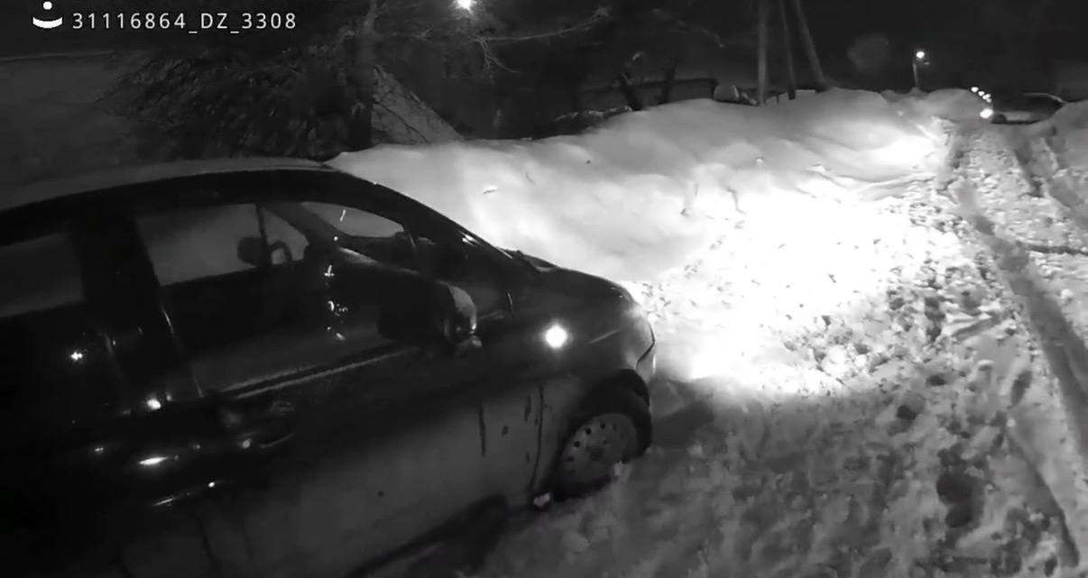 Сотрудники полиции помогли жительнице Саранска выбраться из снежного плена