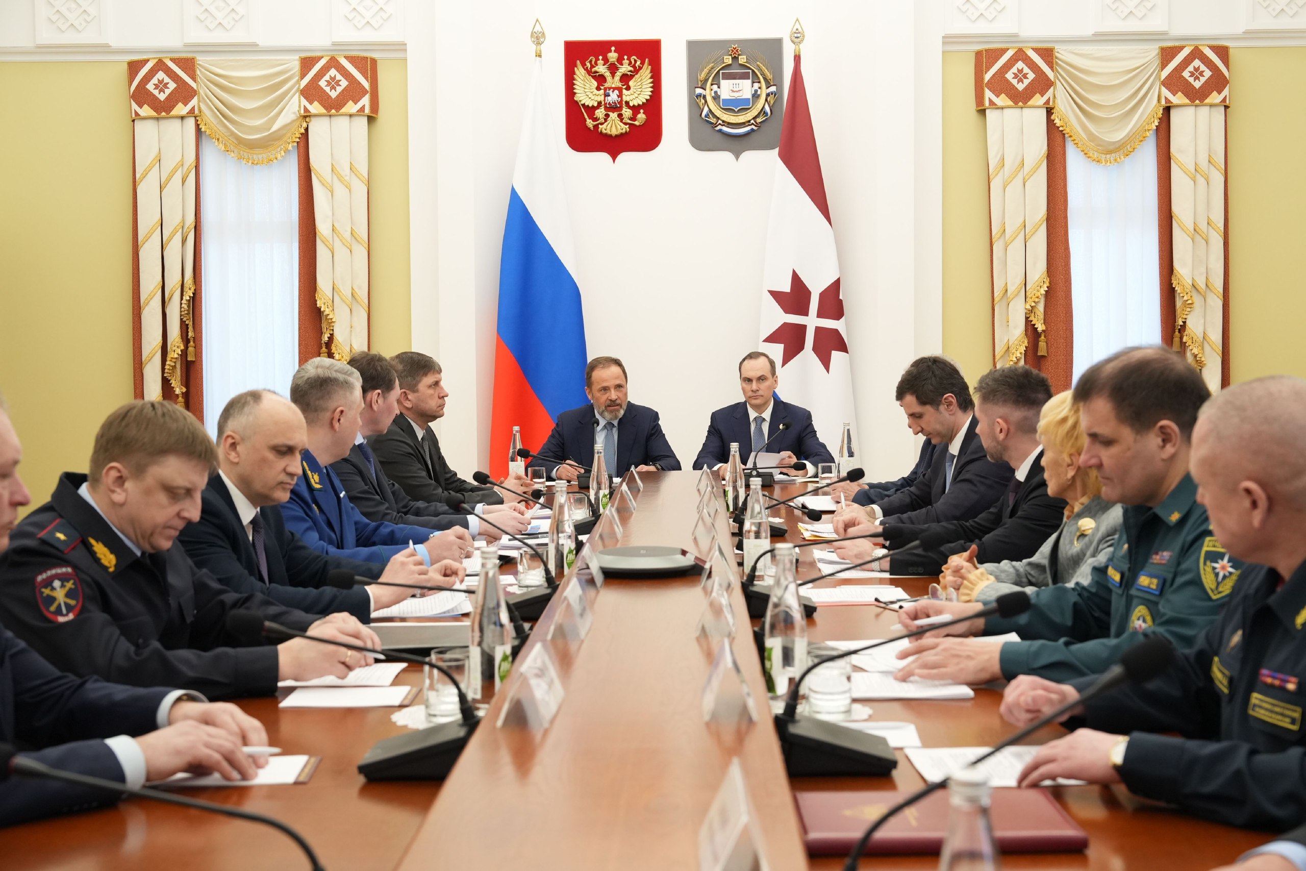 Обсуждены вопросы общественно-политического развития республики