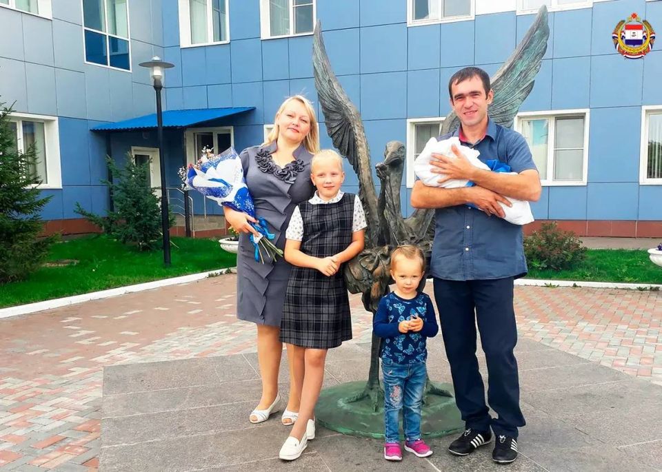 Дети - наше будущее. Семья Фадеевых из Рузаевского района недавно пополнили ряды счастливых обладателей премии благодаря рождению четвёртого сына Константина