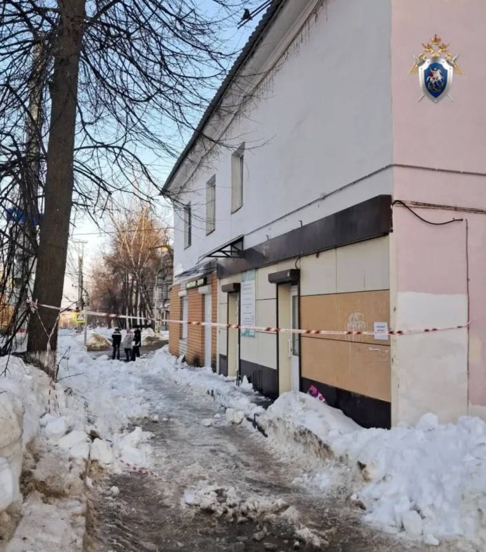 В Саранске возбуждено уголовное дело по факту падения с крыши дома снега и наледи на прохожих