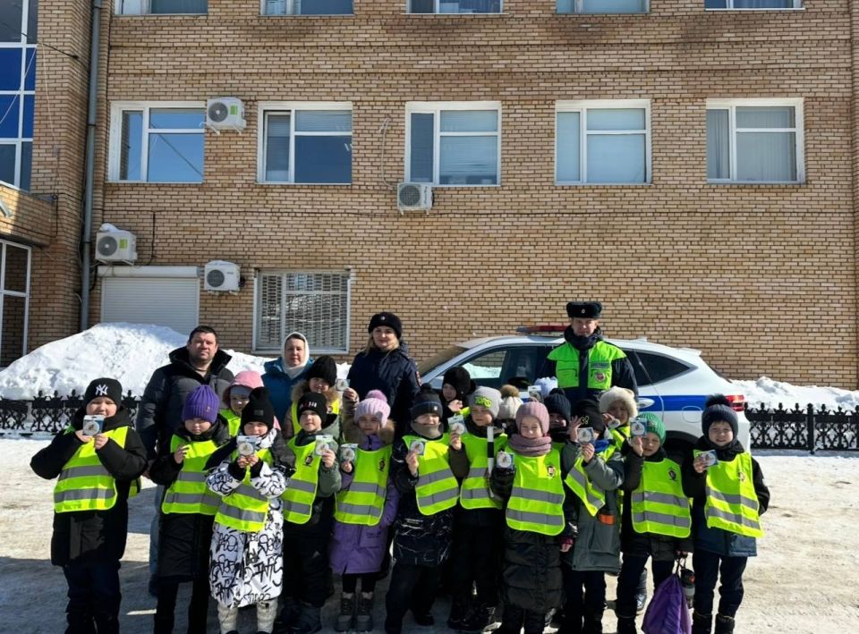 В преддверии знаменательной даты - 90-летия со дня образования службы Госавтоинспекции - ученики МОУ «СОШ № 5» стали гостями ведомственного музея