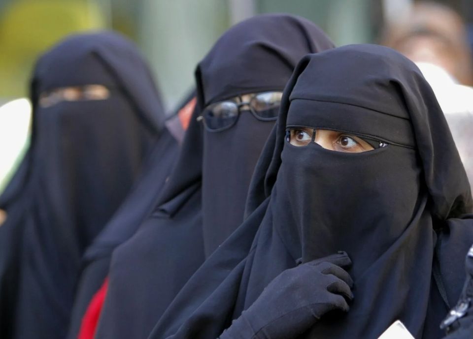 Новый законопроект: штрафы за закрытое лицо в общественных местах