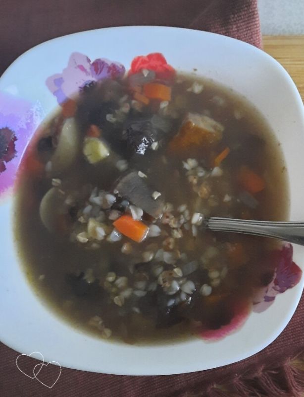 Гречневый суп с грибами: простота и польза в одной тарелке