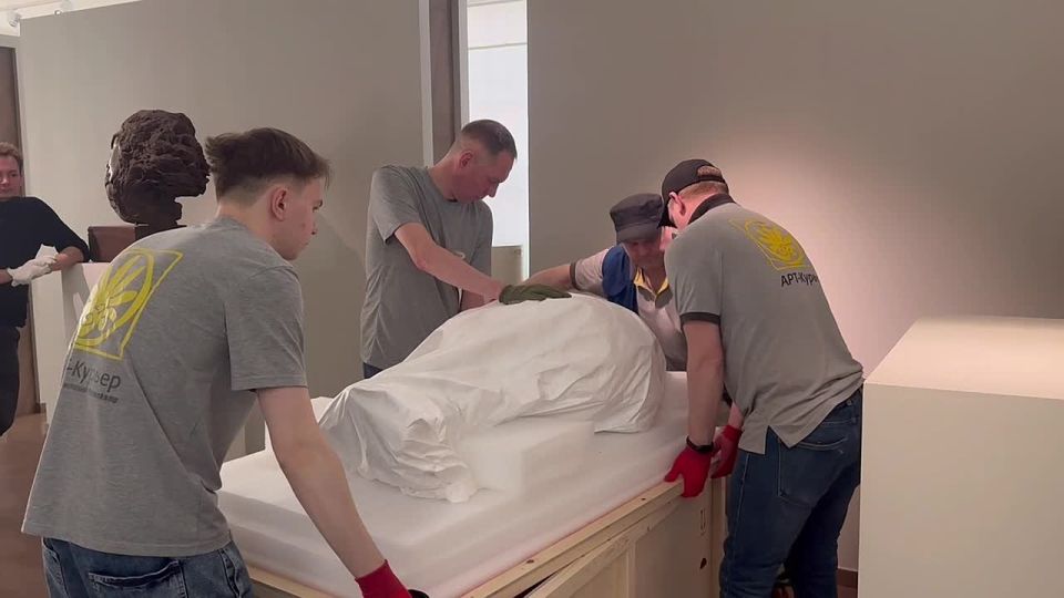 Артём Здунов: #150летЭрьзе. Исторический момент!) Скульптуры Степана Эрьзи - 50 шедевров - готовятся к отъезду в Санкт-Петербург! 31 марта в Русском музее @rusmuseum откроется выставка «Степан Эрьзя - скульптор мира»