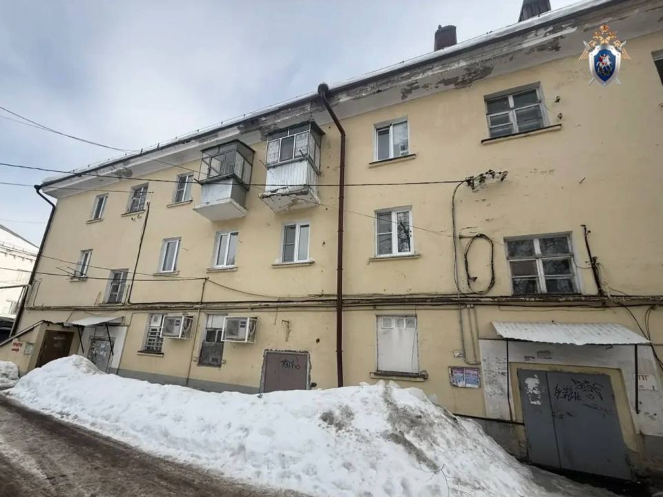 В Рузаевке следователи СК устанавливают обстоятельства травмирования людей в результате схода снежных масс